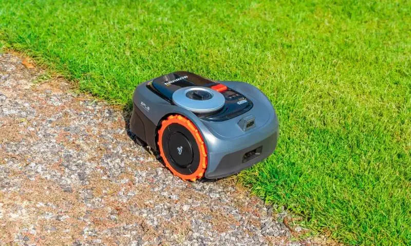 Robotic lawnmowers with grass catcher - The future of lawn care?