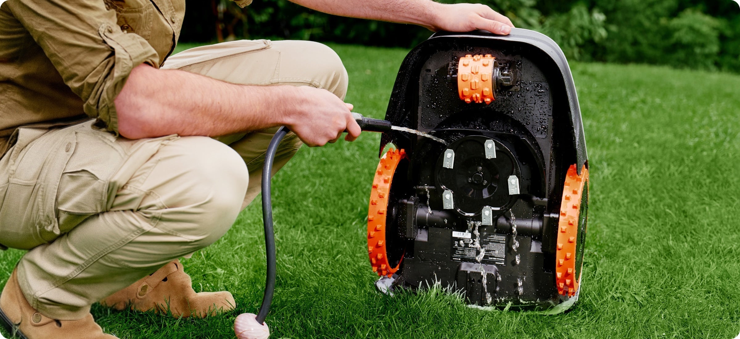 <p>Byggd för att motstå regn, damm och smuts. Lätt att skölja ren för enkelt underhåll.</p>