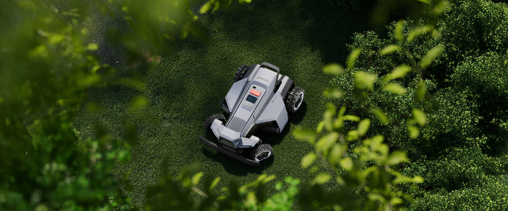 Navimow i105E robot lawn mower maait vlot het groene gras.