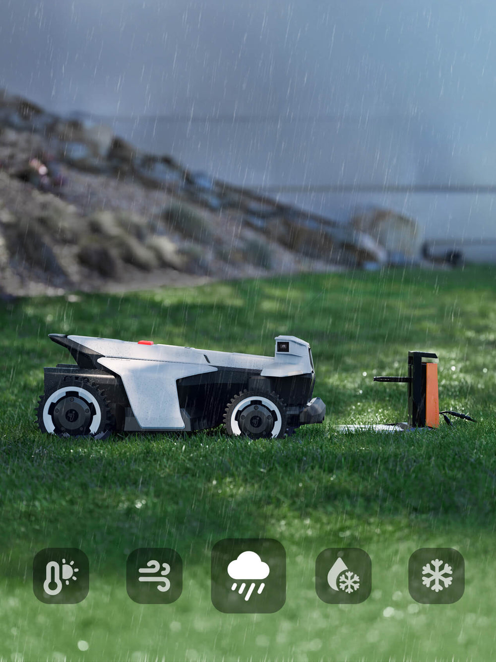 Navimow i105E robotmaaier rijdt op het gras in de regen.